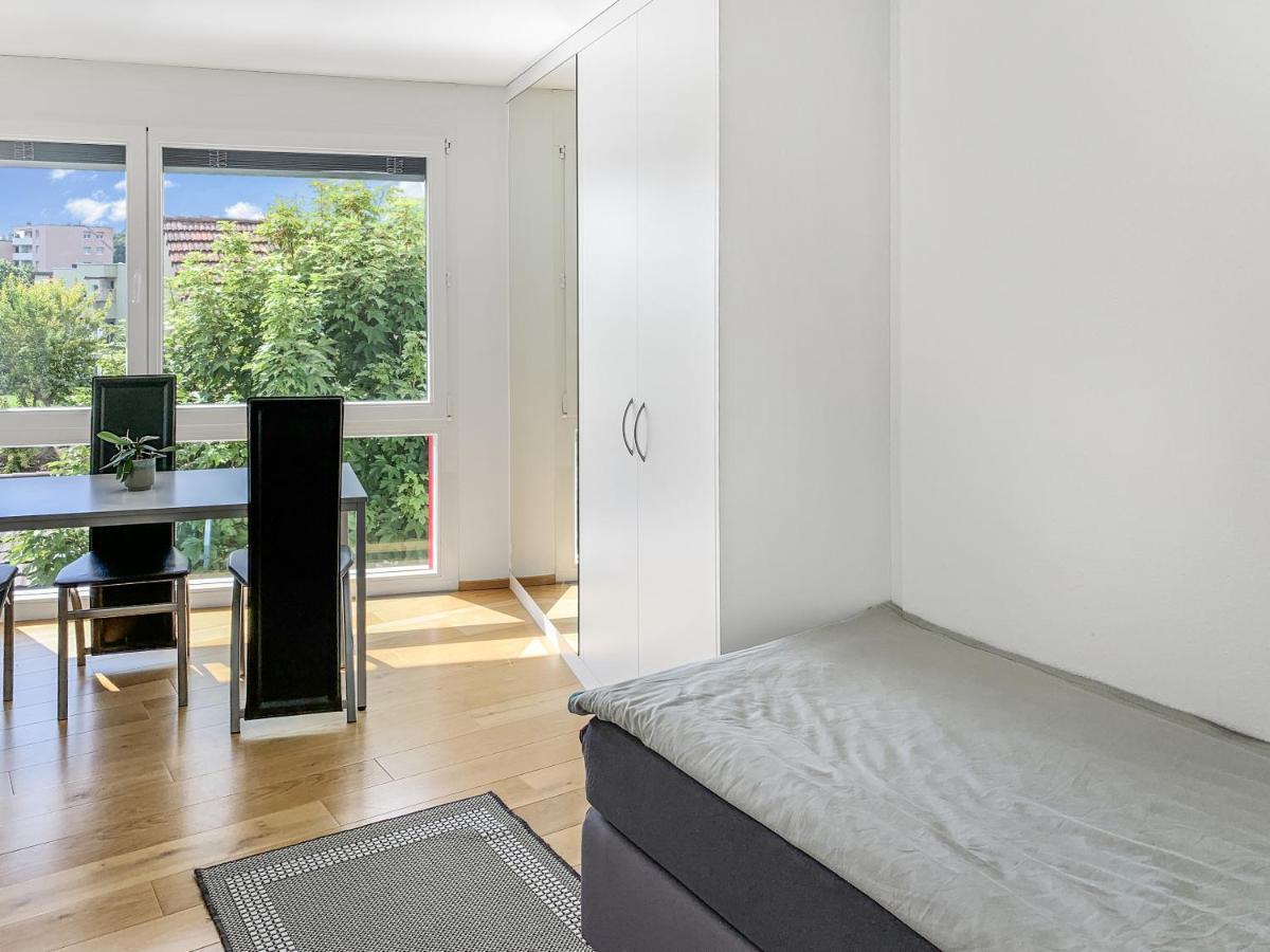 Haus Zur Lilie Hotel Hinwil Exterior photo